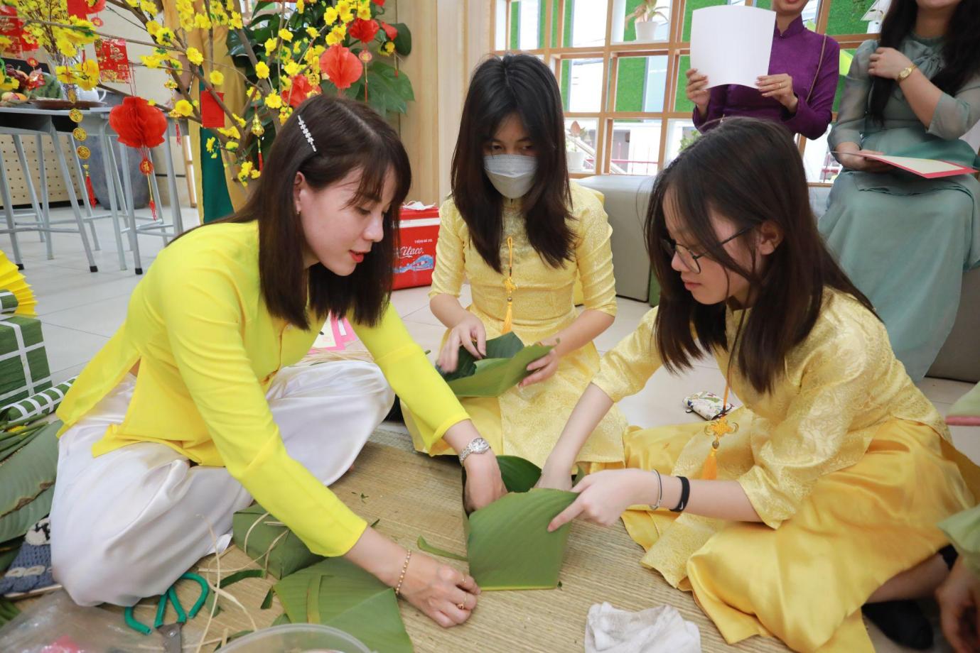 Ngôi trường Quốc tế rực rỡ sắc màu Tết Việt