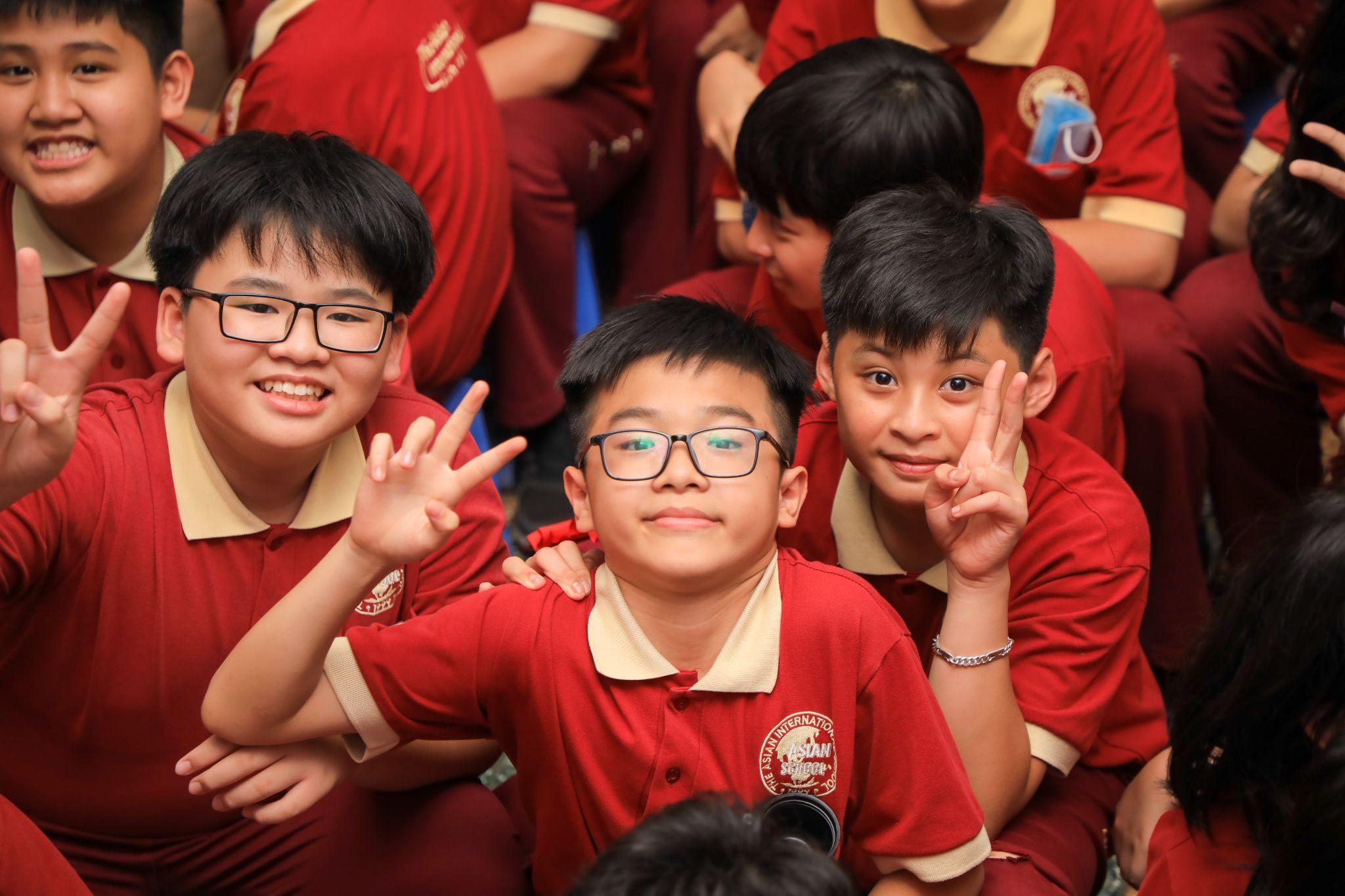 Asian School “chơi lớn” mời dàn sao về giao lưu cùng học sinh