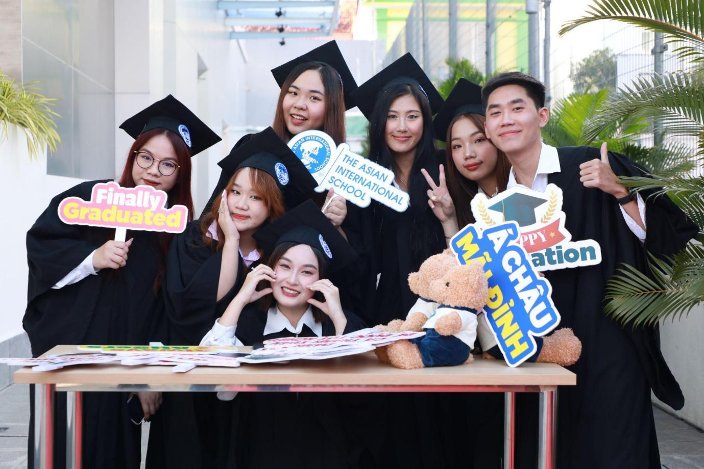 Lễ tốt nghiệp đặc biệt tại Asian School 