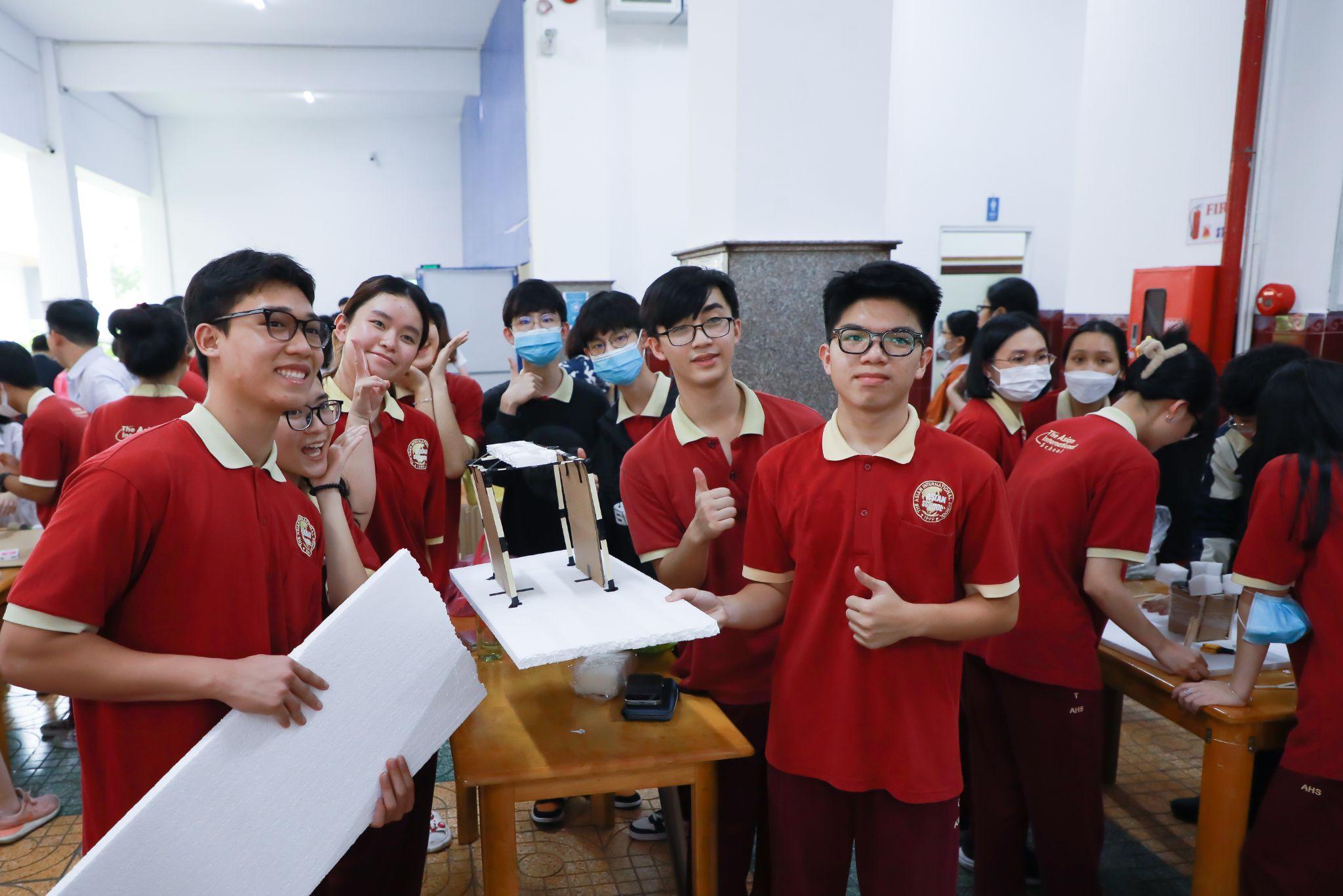 Hàng trăm học sinh AHS hào hứng tham gia Ngày hội STEM 2023