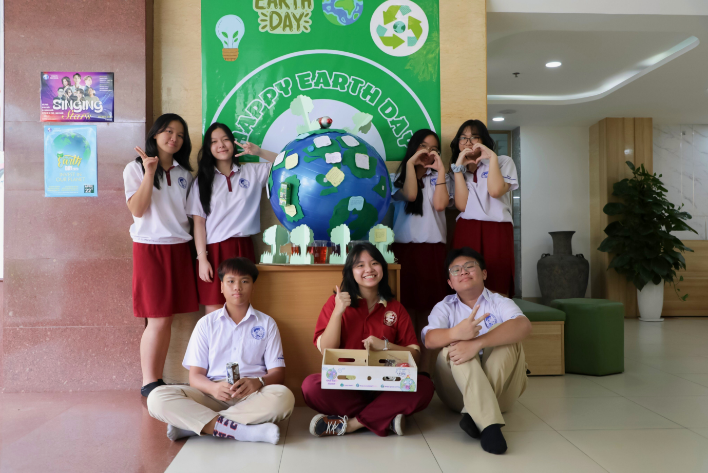 Học sinh gửi thông điệp bảo vệ môi trường qua sản phẩm tái chế