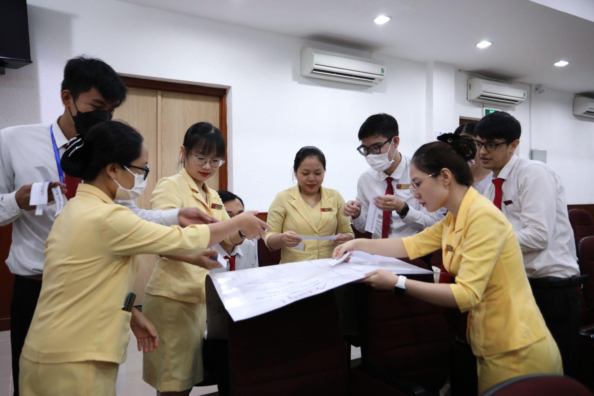 Asian School tập huấn công tác bảo vệ trẻ em cho giáo viên, nhân viên