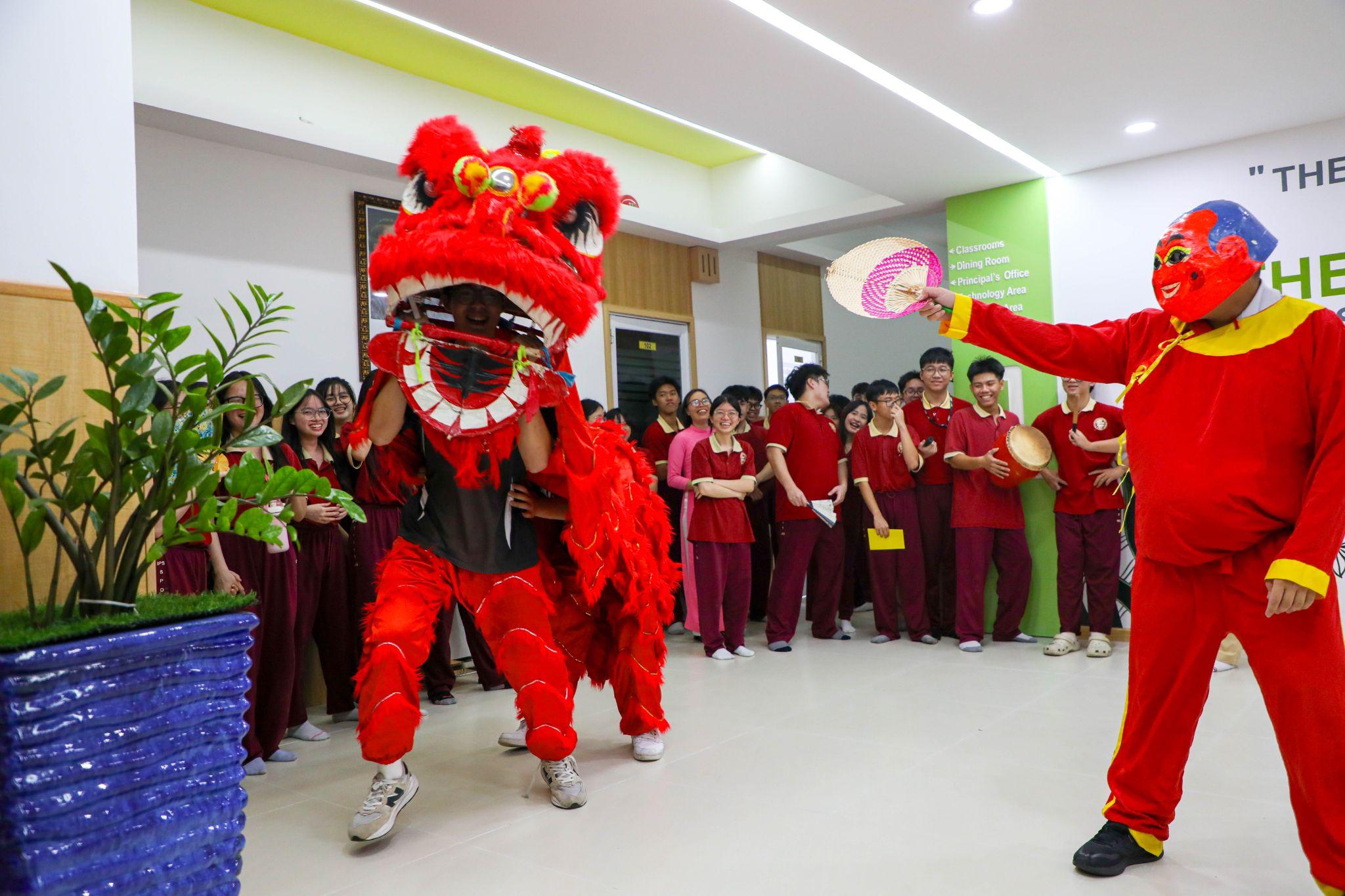 Sắc màu Trung thu lan tỏa khắp Asian School
