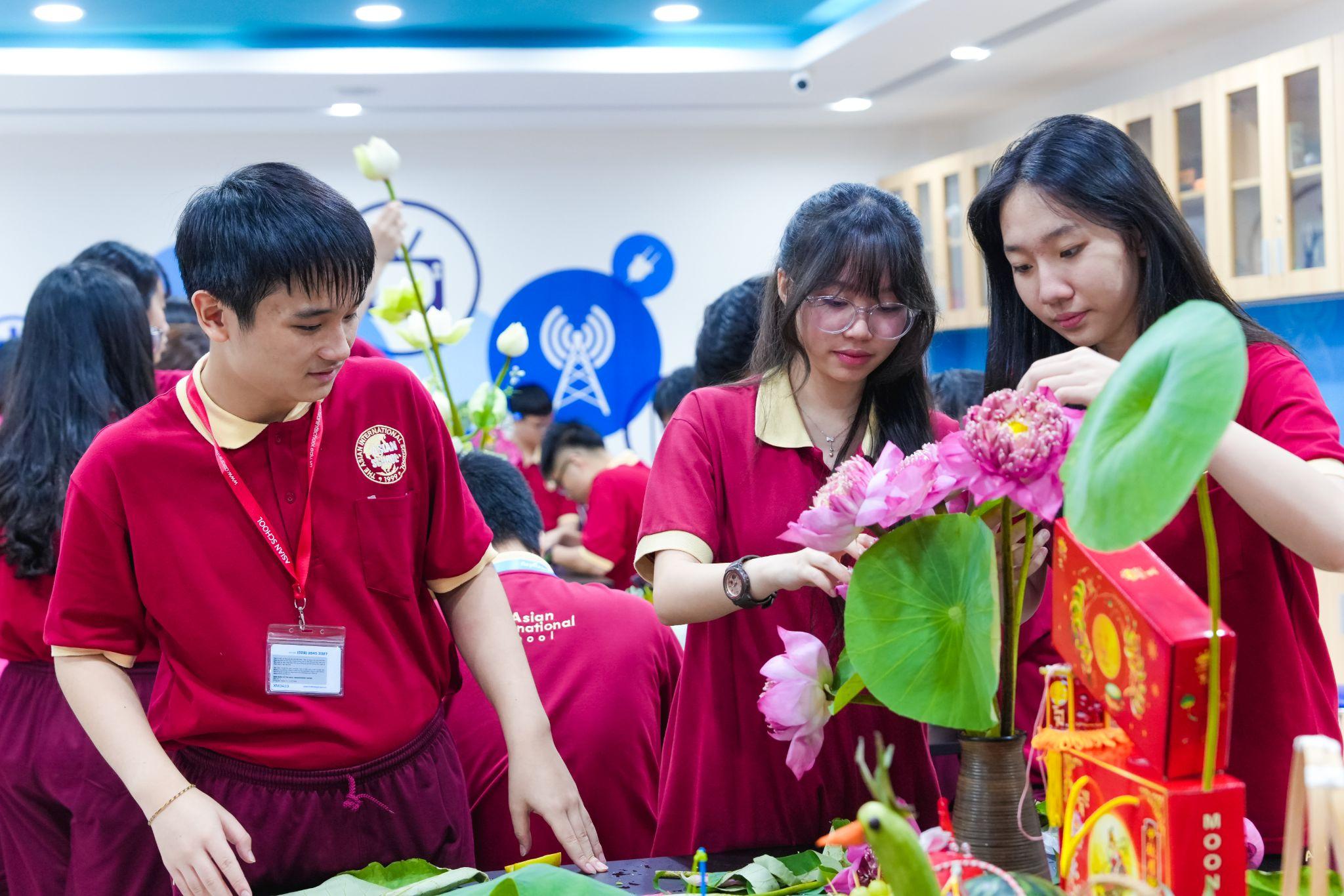 Sắc màu Trung thu lan tỏa khắp Asian School