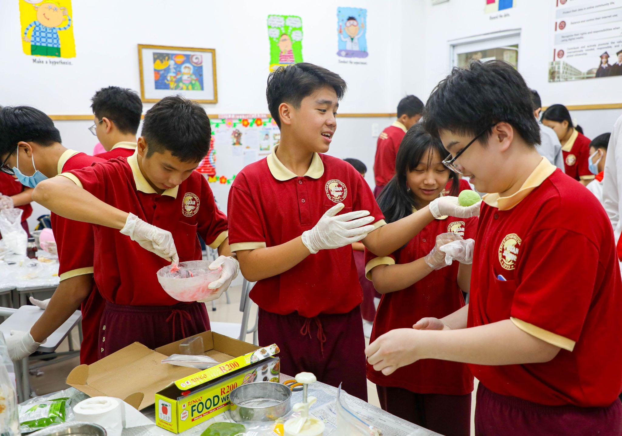 Sắc màu Trung thu lan tỏa khắp Asian School