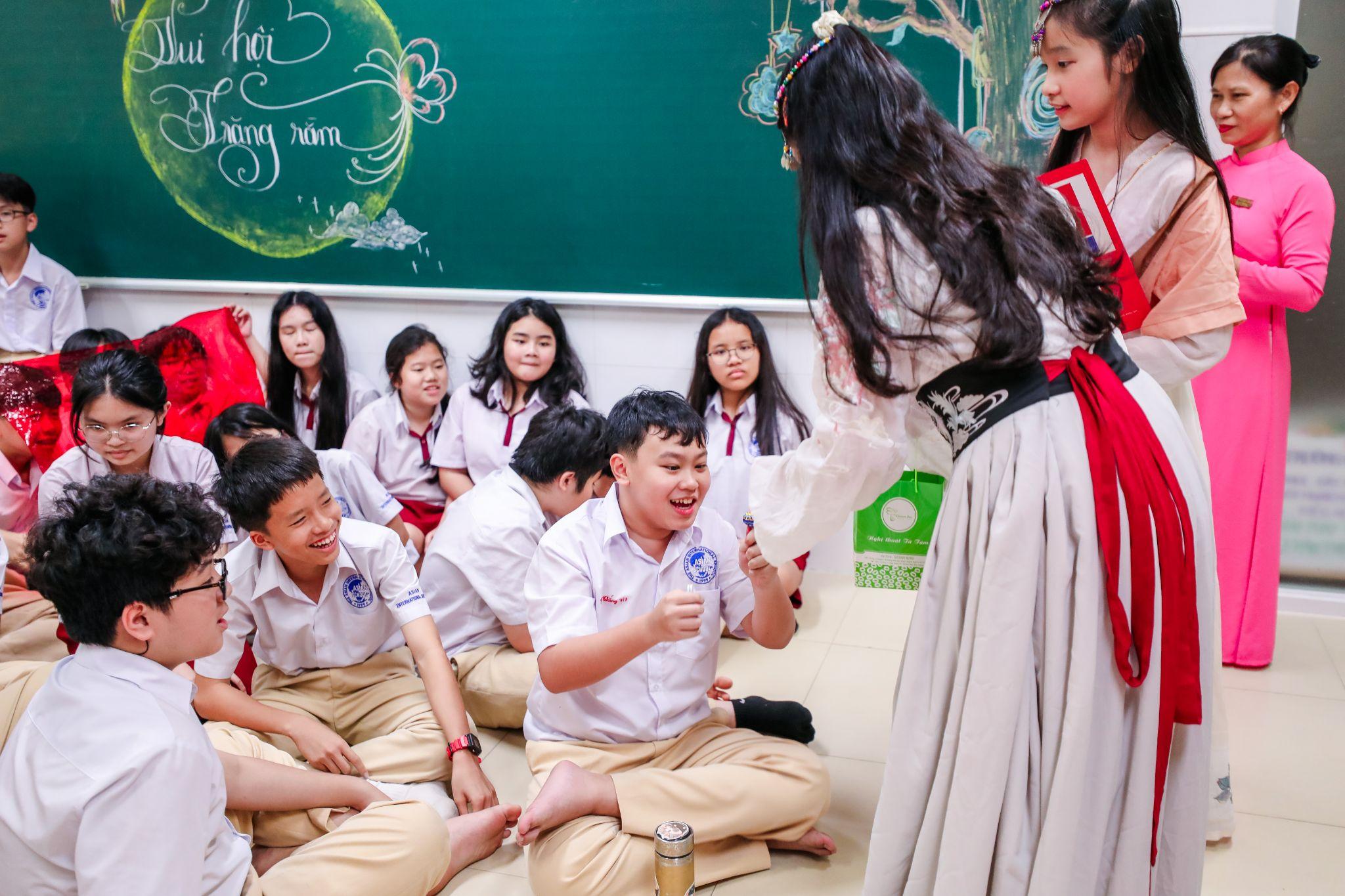 Sắc màu Trung thu lan tỏa khắp Asian School