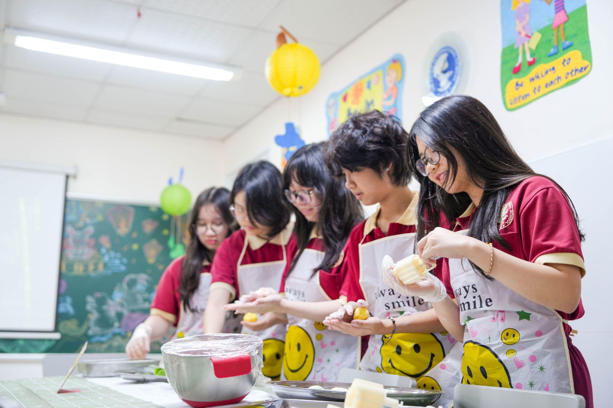 Sắc màu Trung thu lan tỏa khắp Asian School