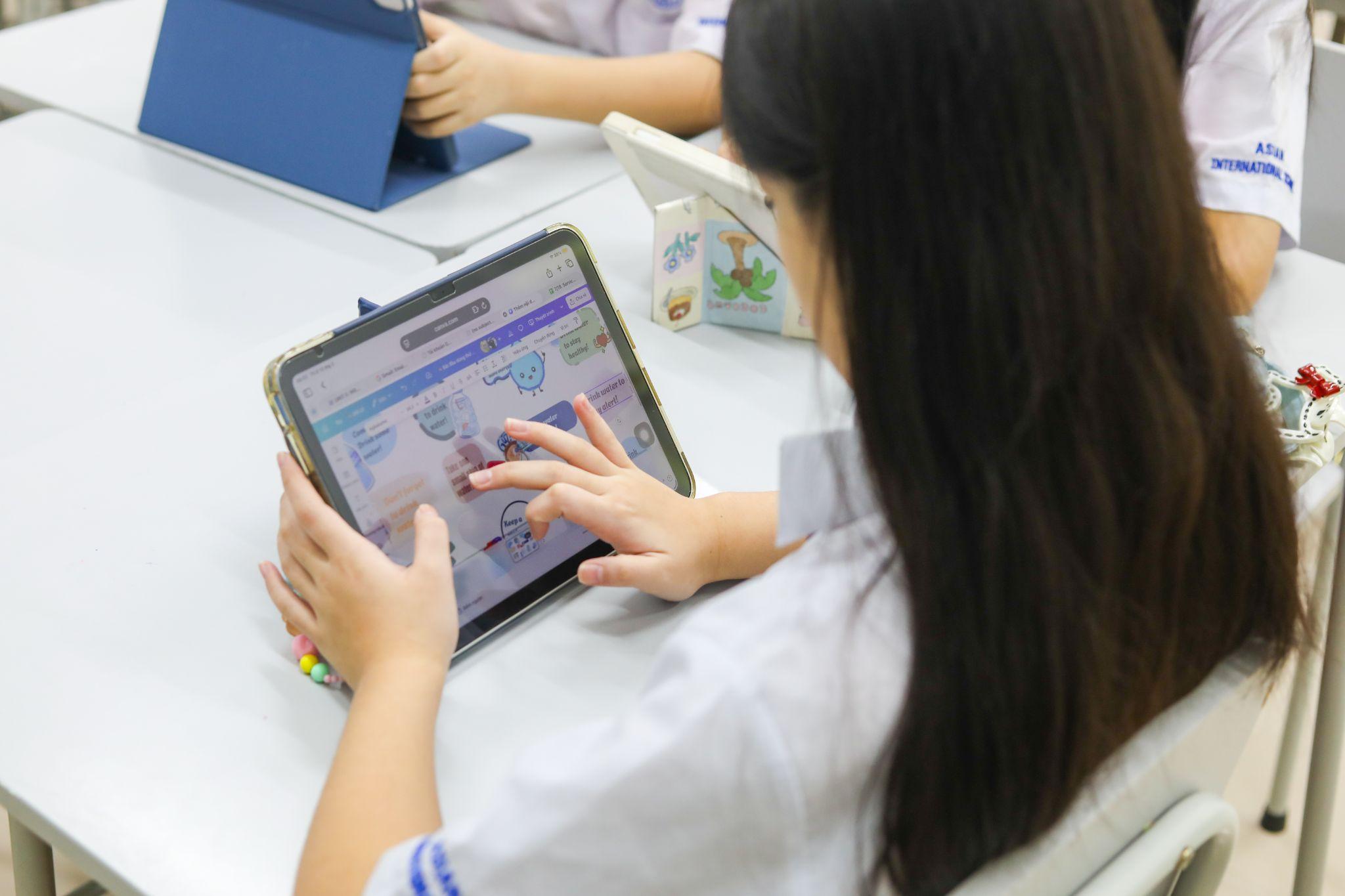 Kết nối tri thức và trách nhiệm xã hội qua chương trình Service Learning