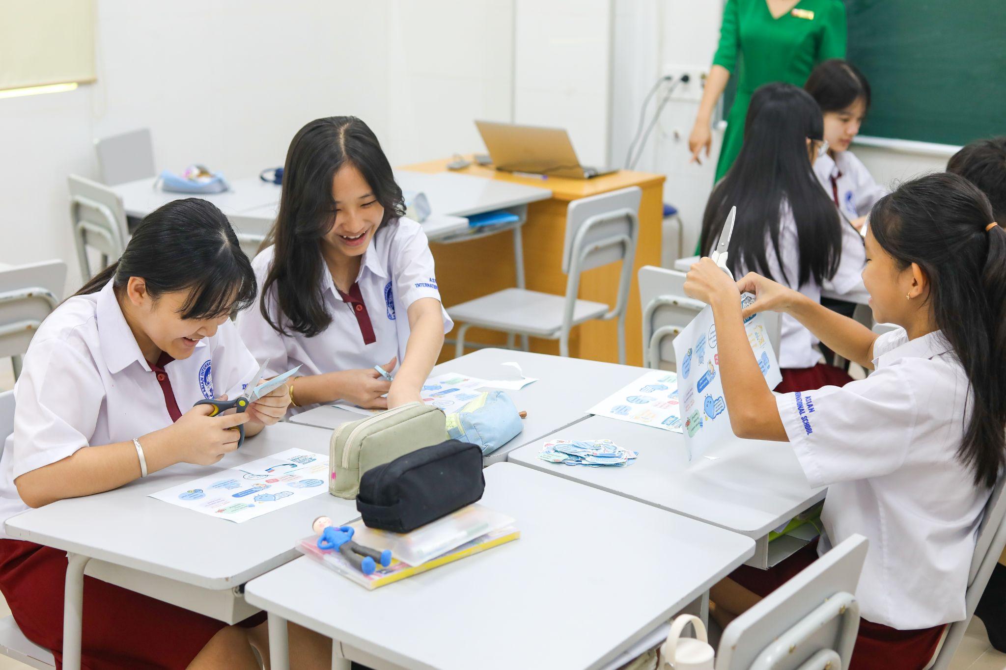 Kết nối tri thức và trách nhiệm xã hội qua chương trình Service Learning