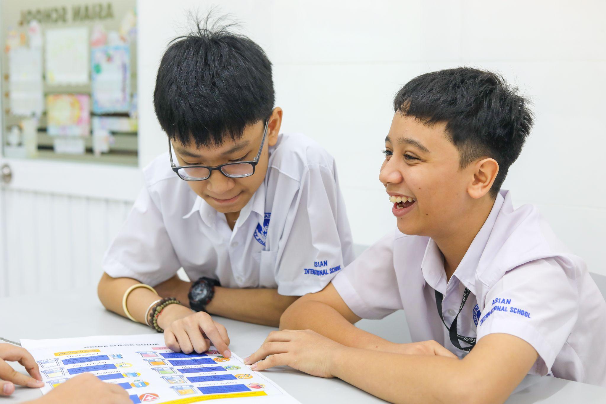 Kết nối tri thức và trách nhiệm xã hội qua chương trình Service Learning